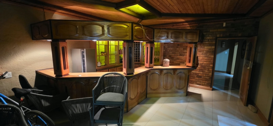 To Let 4 Bedroom Property for Rent in Grimbeeck Park North West